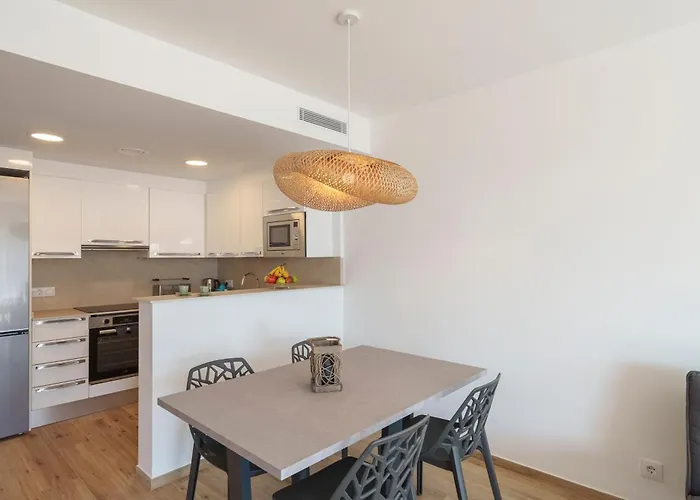 Almadrava, Appartement