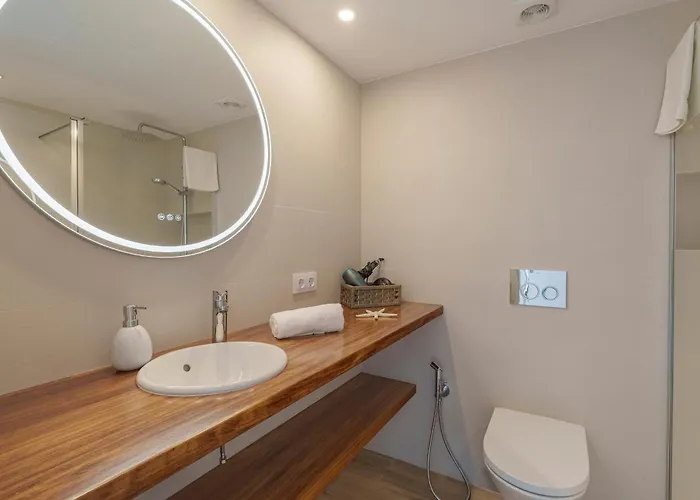 Almadrava, Appartement *